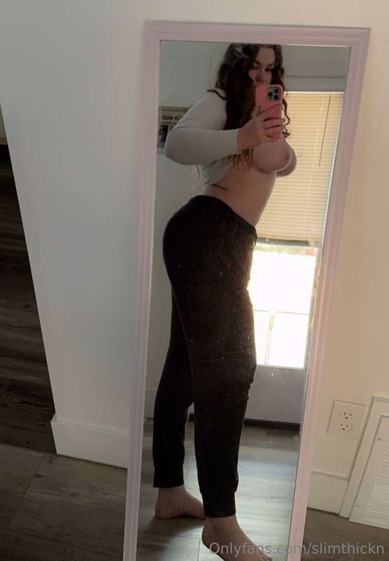 Slimthickn - Onlyfans - 27 Nov, 2024