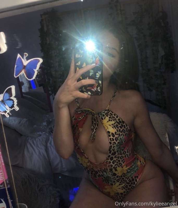 Want to see more of me? message me now 😜