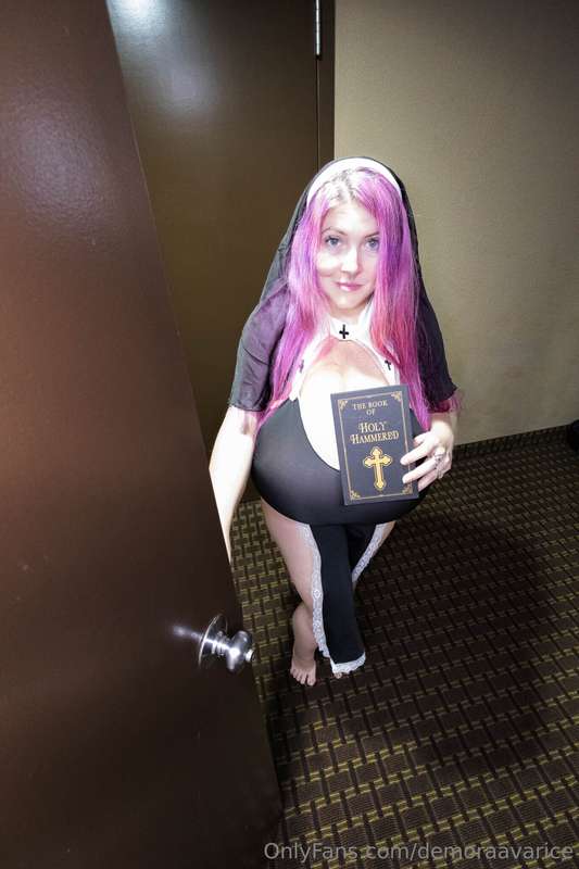 Demora, Divine Matron of Mammoth Grace 🤣 11