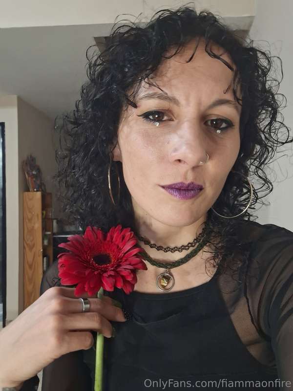 ## 🧚‍♀️💄💋✨️