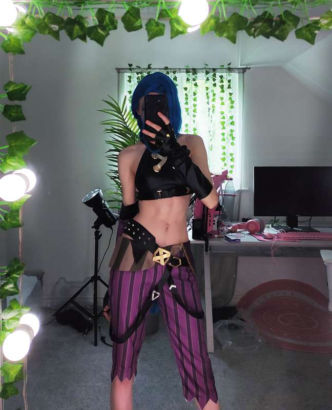 Do you like seeing me as Jinx? If so, don't forget about tom.. 9
