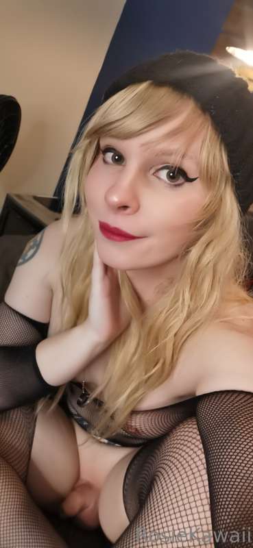 New fishnet x <3 40 pics each post 5/9 4