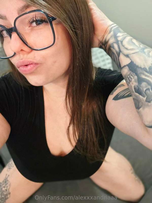 Will you be the one who makes me wet my sheets?😏💦