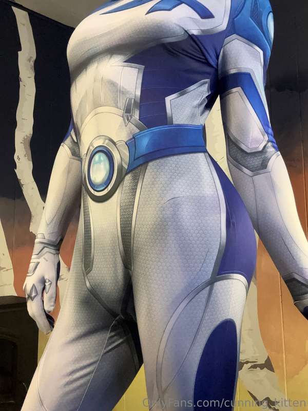 Got my invisible women Onesie cosplay (marvel fantastic 4) 🤩.. 6