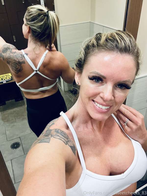 Does my fit mom bod turn you on? 3