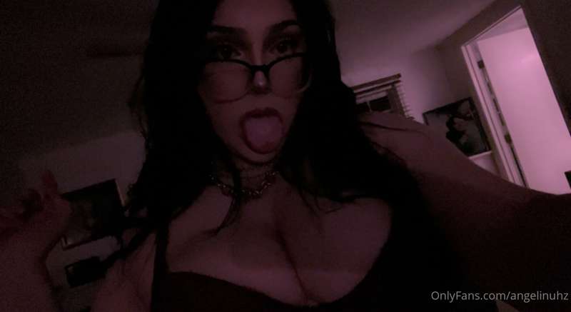 woke up horny, dm me with a tip so i can spoil u w pics