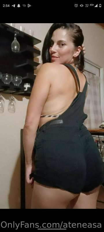 @bitchwoman   She is always horny ,come enjoy her 💙 💙 FREE S..