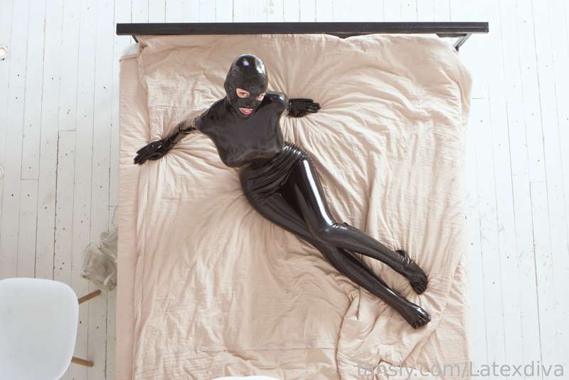 Latexdiva - Fansly - 19 Aug, 2022 2