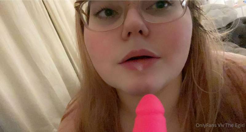 Honestly been obsessed with sucking atm, dicks, pussys, dild.. 3