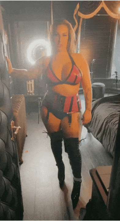 Your-Favourite-Domme - Fansly - 2025-07-04T19:57:21