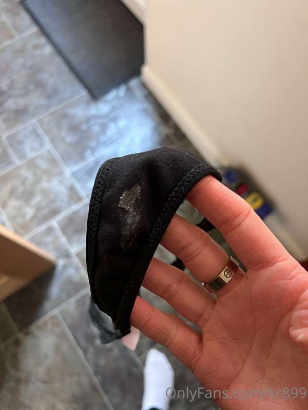 Ooops I cum too much when I’m out 💦🤪 1