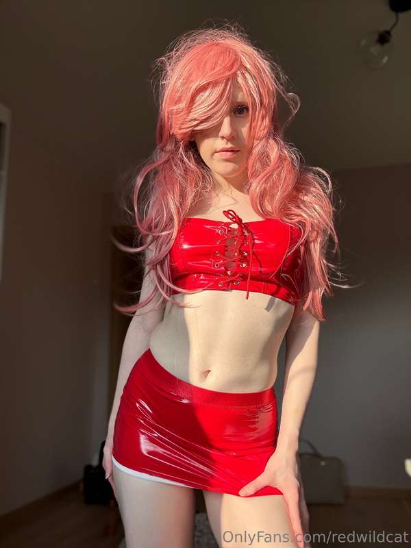 I recently bought my first wig and it's pink ( one of my fav.. 2