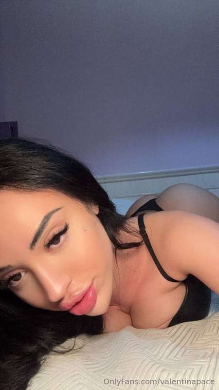 La mia amica @isabellaangelina è una porca assurda😈 si dice ..