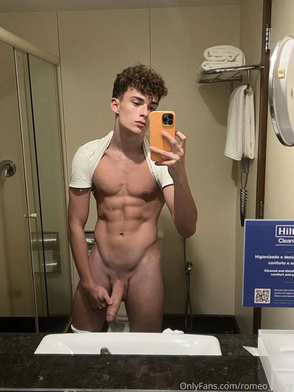 Romeo_Twink - Onlyfans - 08 Dec, 2021