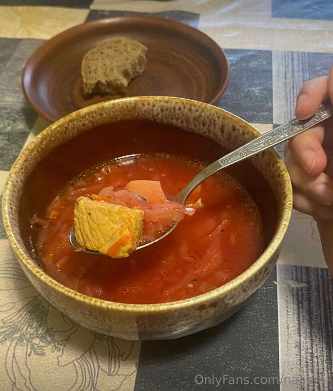 this is borscht, hahaha, have you ever eaten borscht?

@naaa..