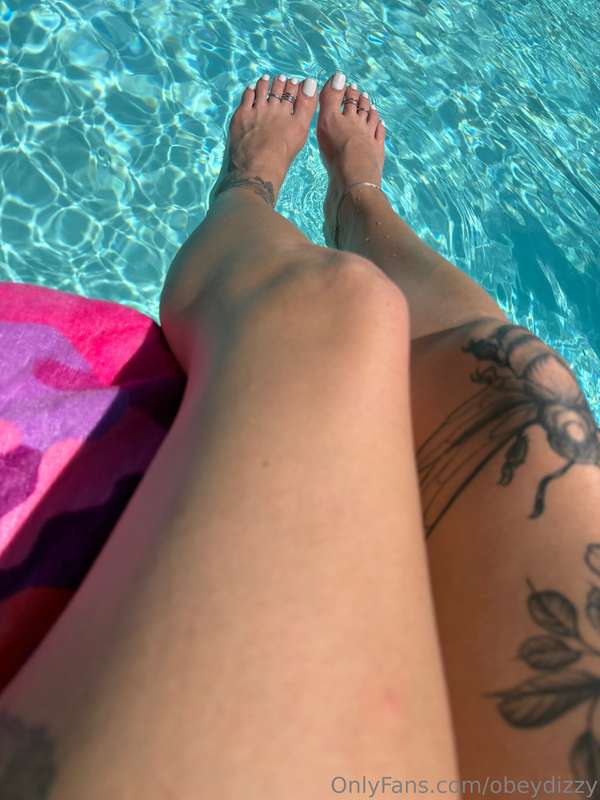 And so it begins 🌞🦶🏼(White pedi/ 8 pics)  6