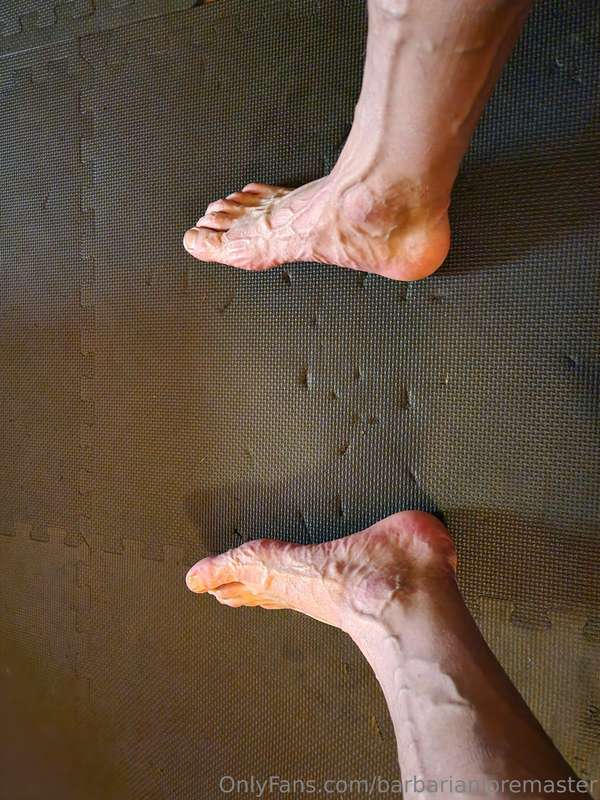 Some feet pics. Okay, not just feet 