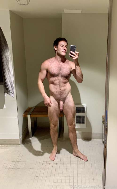 Are you spying on me in the change room 👅