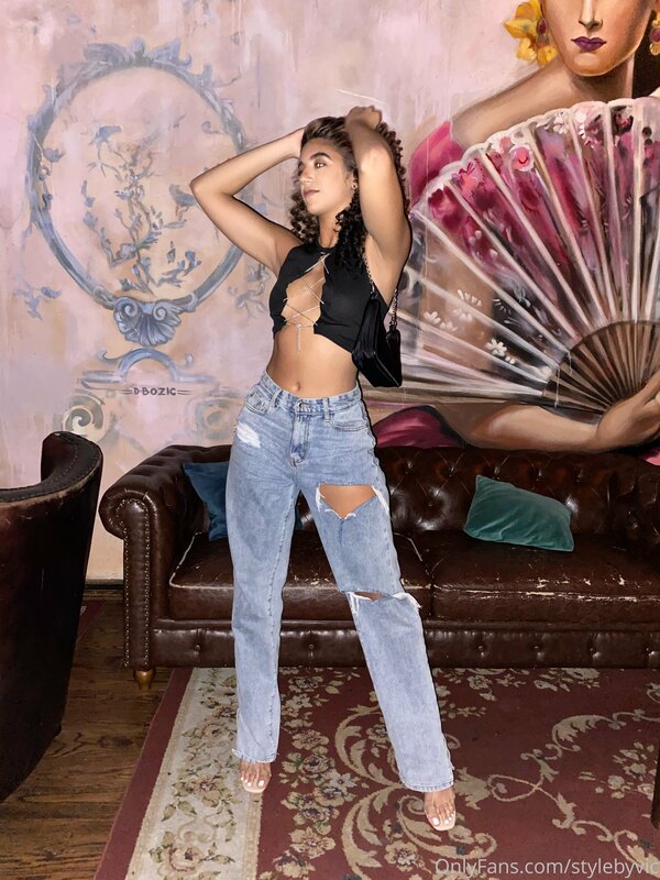 ✰OUTFIT OF THE DAY✰

Loving this fit so much. Decided to bri.. 2