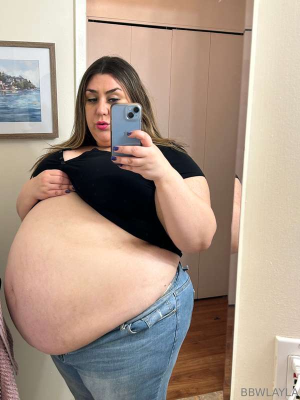 Just my huge bloated gut🤭