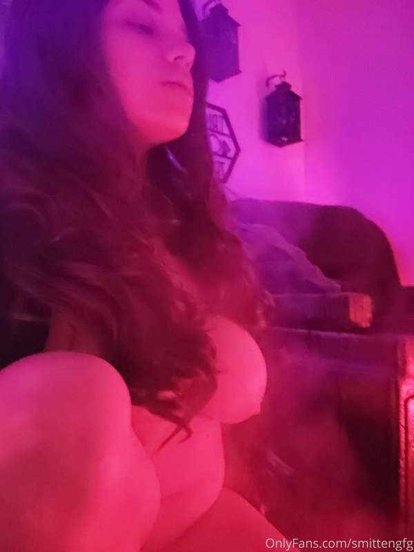 What a horny little witch 🧹 1