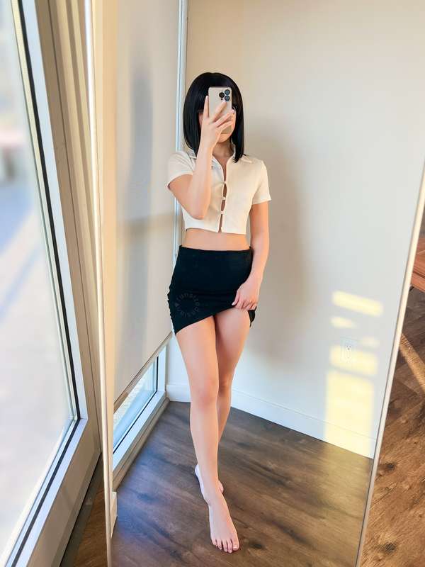 Swipe if you can handle a little tease 🙈 2 photos