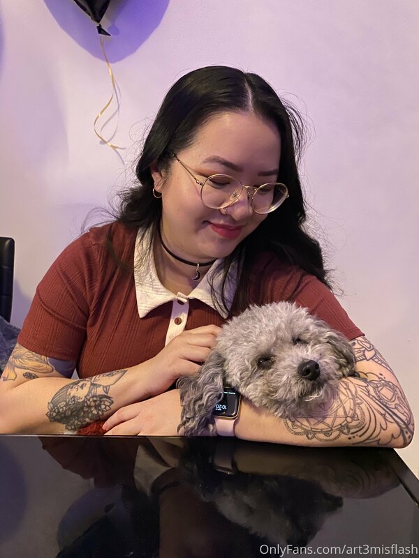 This is just a doggo + one cat appreciation post ?? 5