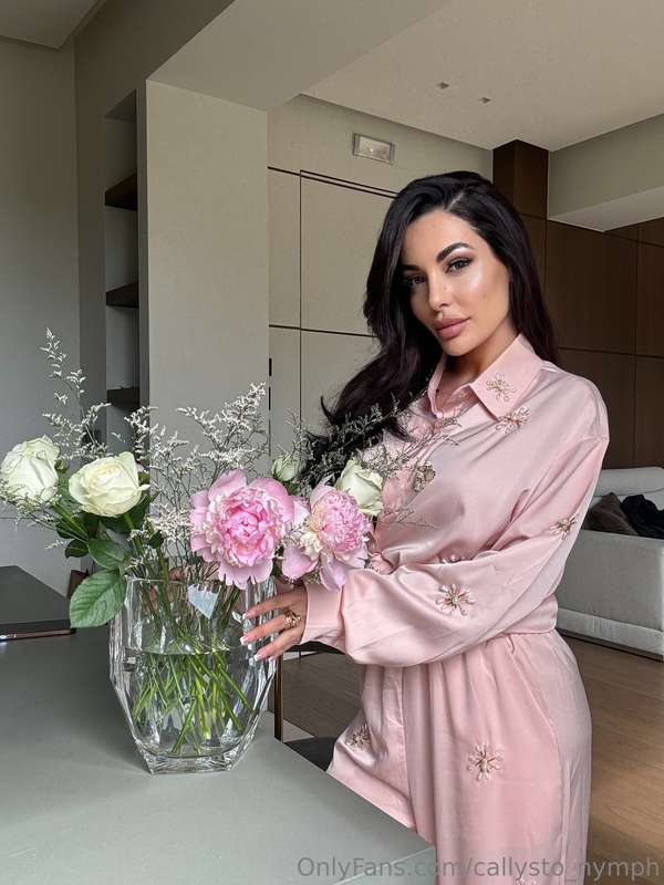 🌹 Flowers are a language that is understood without words.....