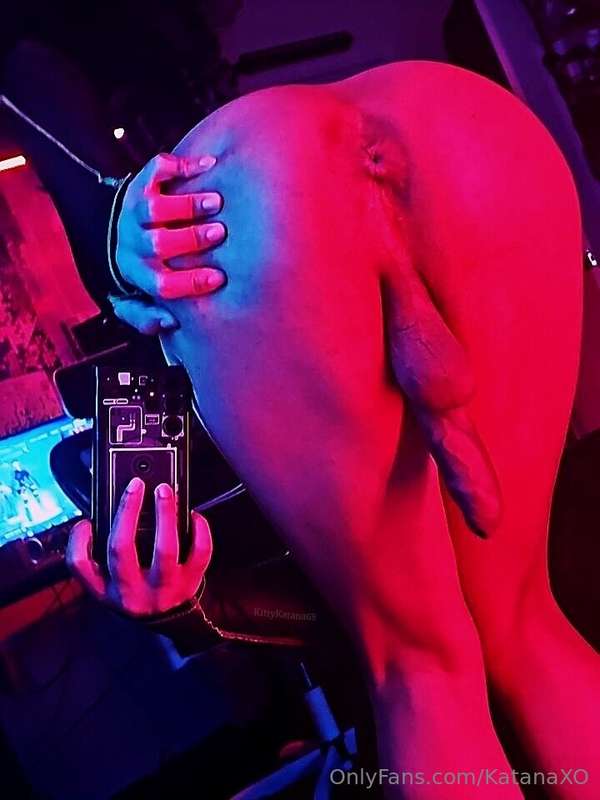 It was gaming night. Here's some bussy from the sweaty sesh 1