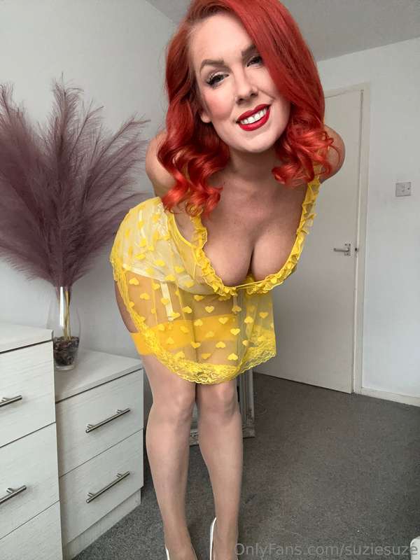 Happy belated Valentines 💛💛💛💛Do you like my outfit and stock.. 9