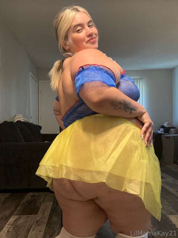 Snow white appears to have been a little too full after comp.. 13