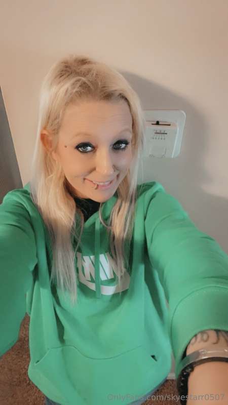 I’m ME laid back fun sexy and chill. Everyone who’s met me k.. 21