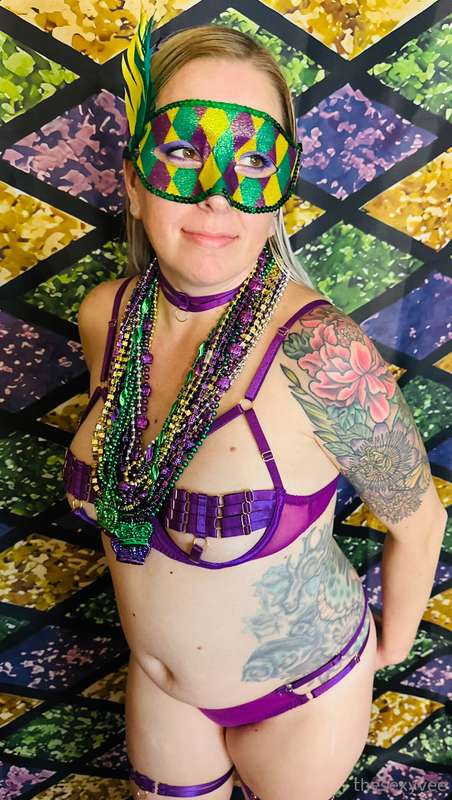 It’s Mardi Gras time! I’ll show you my tits for some beads… .. 1