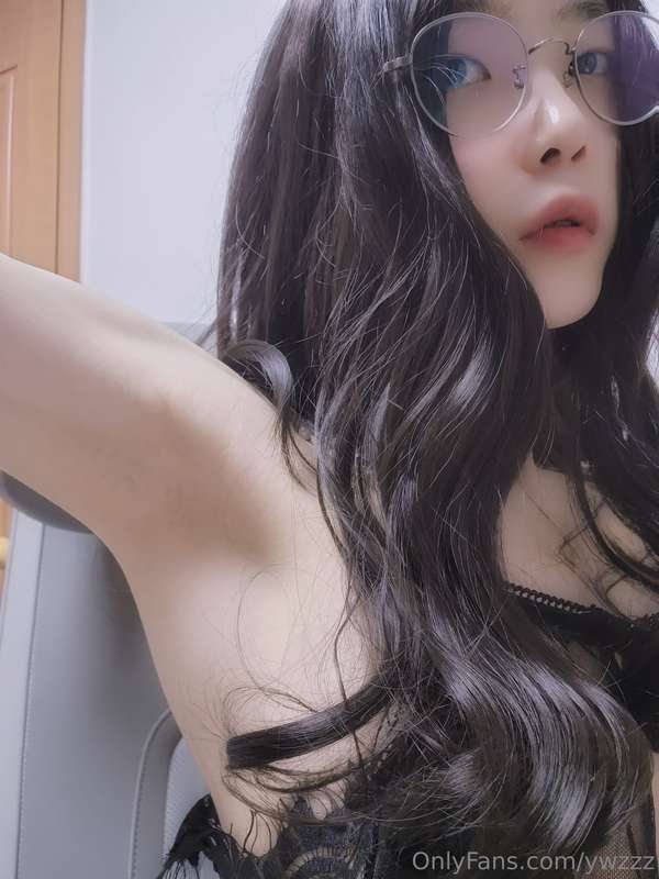 Sometimes I want to be fucked by a big, smelly cock😳 6
