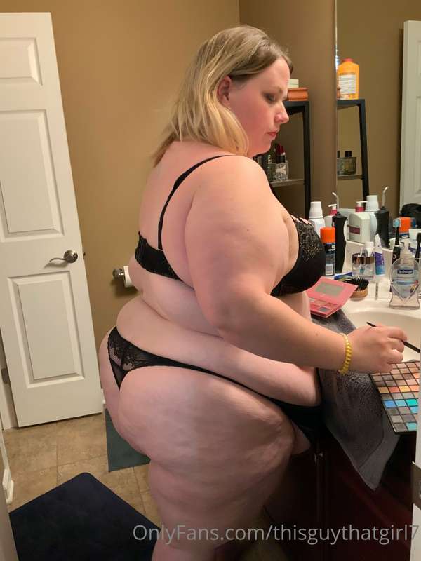 What it really looks like when I’m getting ready for a photo.. 2