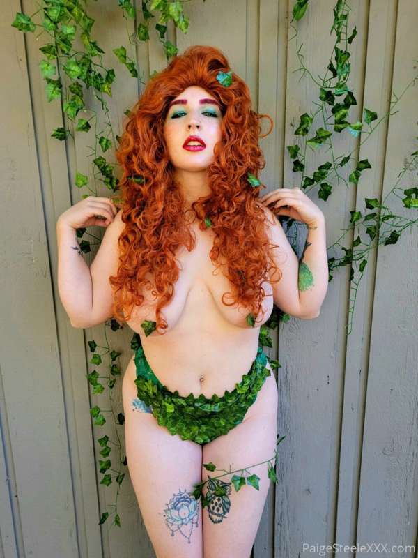 (POISON IVY)
*Photoset*

Week 3 of October cosplays! I had p.. 8