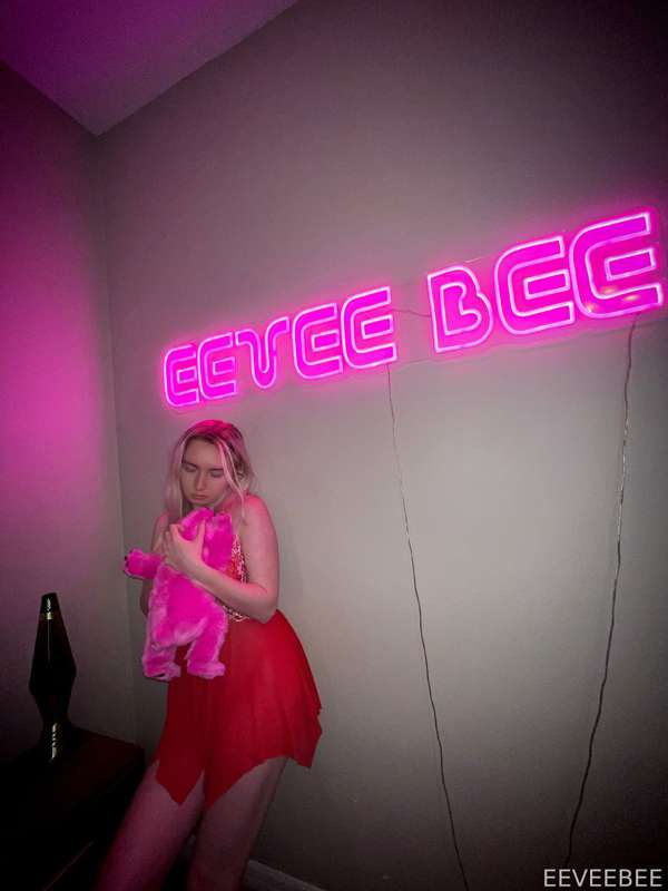 Eeveebee - Fansly - 24 Feb, 2023