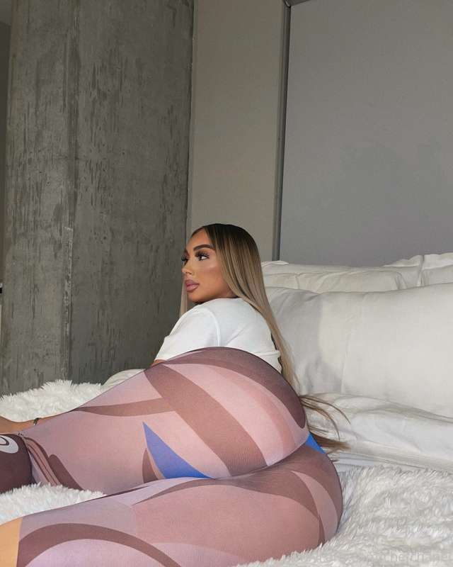More ass in your dms 😛😛😛 1