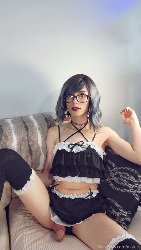 Take me out to eat then eat me out pls cx 6