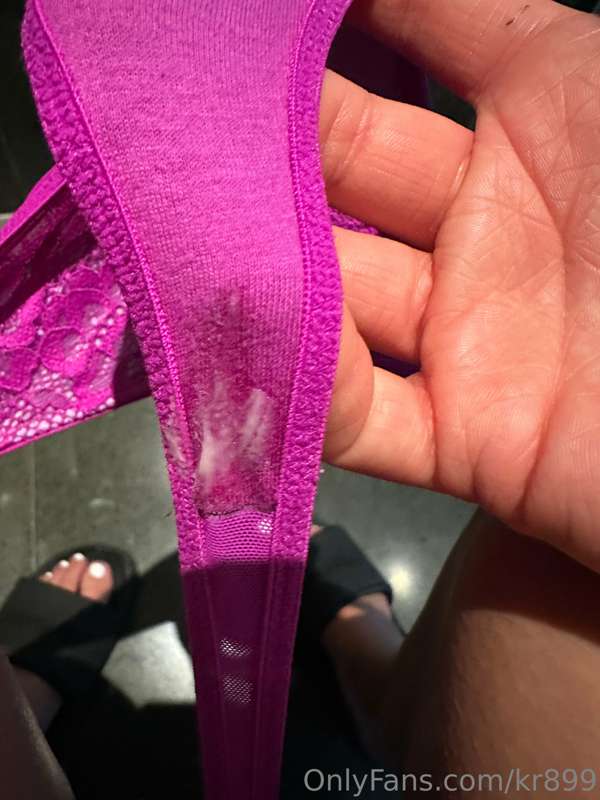 I creamed in my sleep 😈
Dm me if you want these panties I sl.. 3