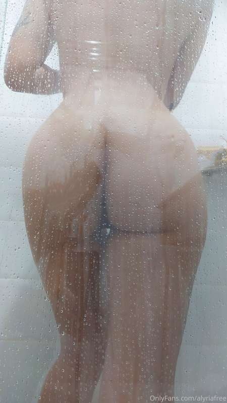 Already follow me on the paid account? 
Go see what awaits y..