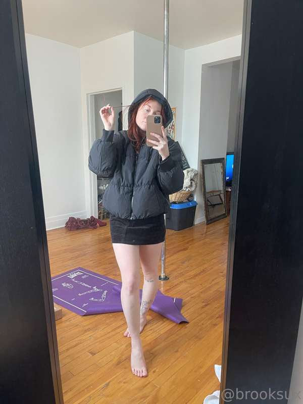 Trying to figure out my new years outfits. Should I make a t.. 1