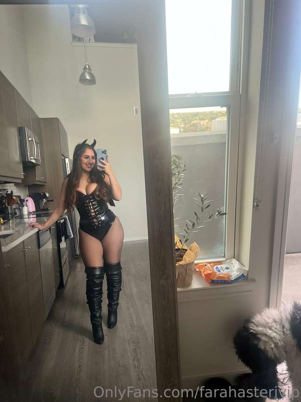 Would y’all like to see me get fucked in this angel of death.. 2