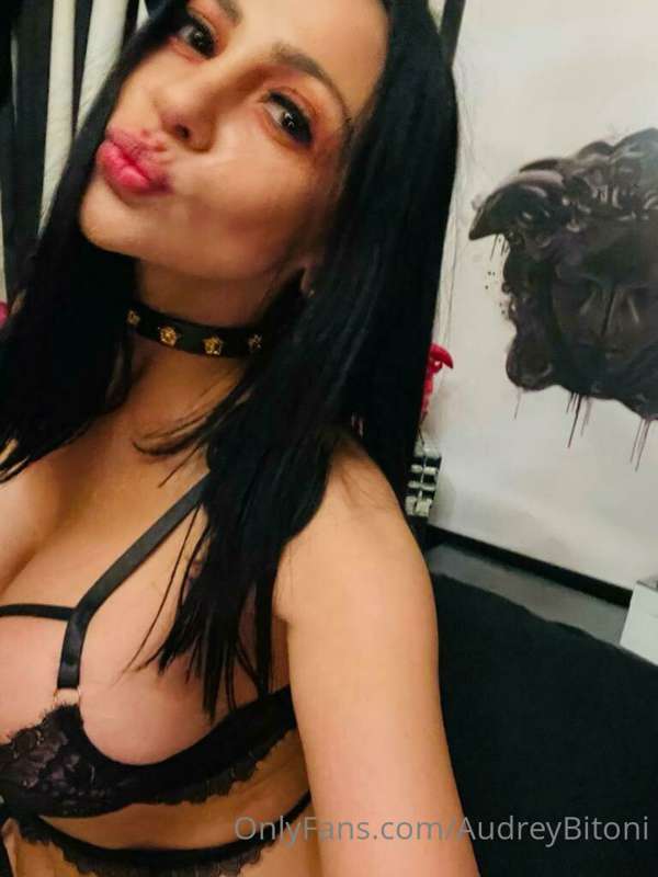 lovers... hope you all are enjoying your day as much as i am..
