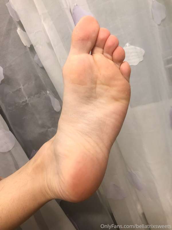 Feet pics 🦶🏻