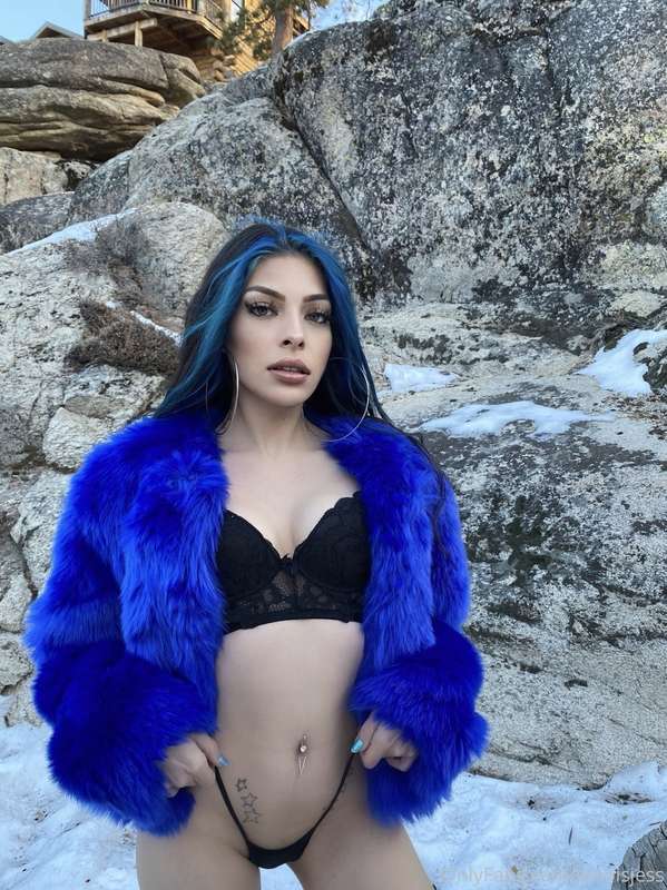 some sexy snow pics ❄️
