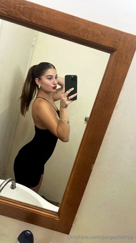slim and curvy 😚