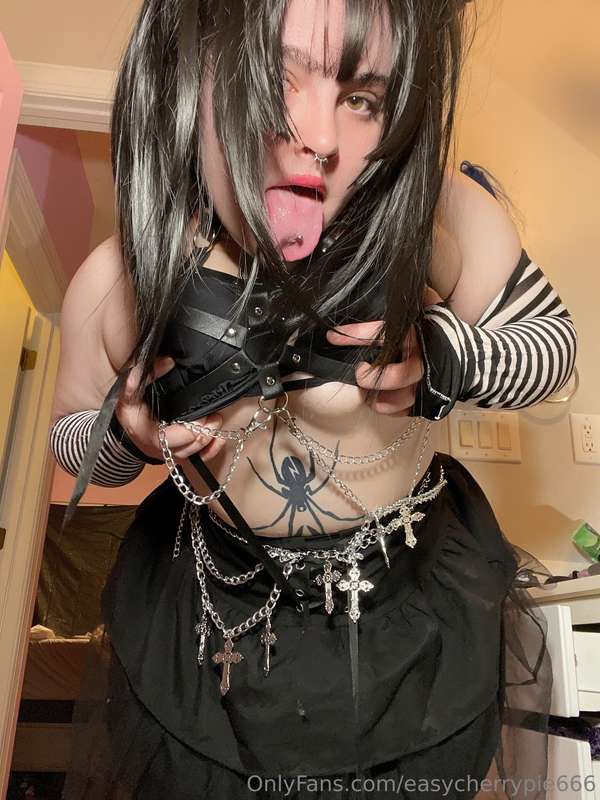 Want a messy kitty 🐈‍⬛ 🤭🖤 9