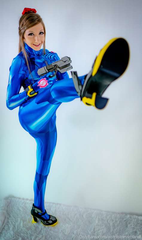Would you let Zero Suit Samus kick you? ;P