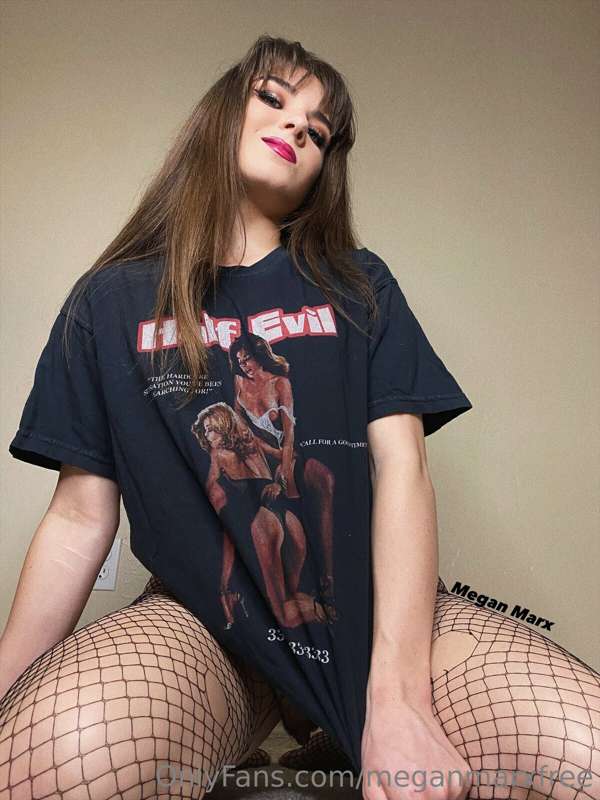 😈 Check your DM's babe
👑 $10 VIP @meganmarx